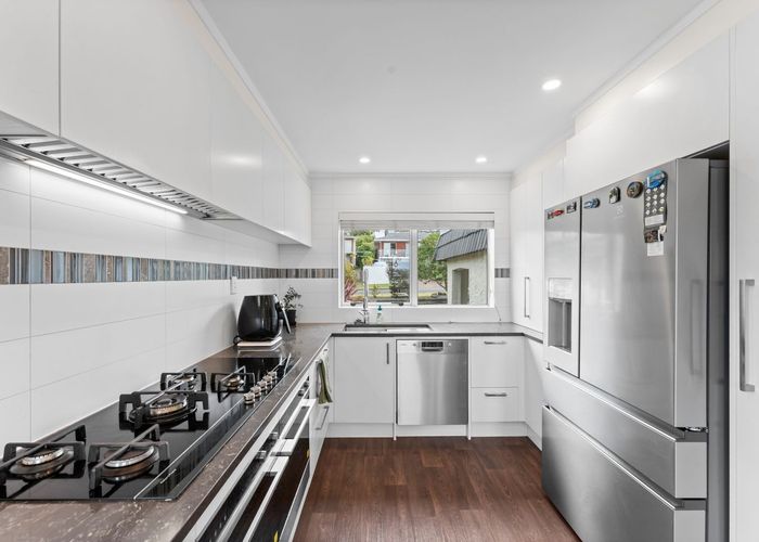  at 5 Stapleford Crescent, Browns Bay, North Shore City, Auckland