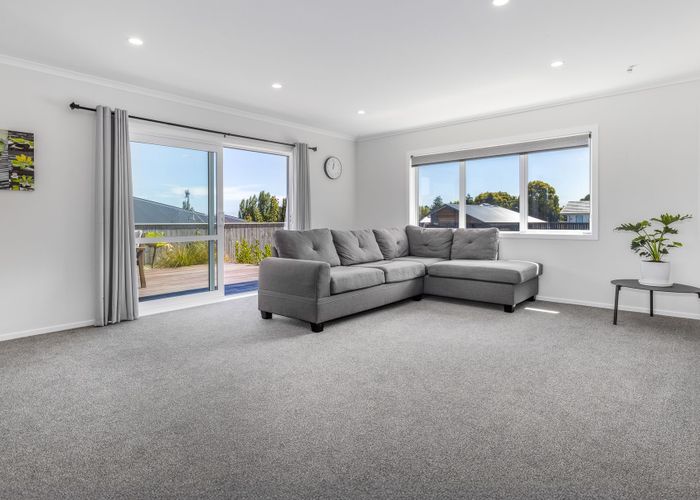  at 11 Karearea Avenue, Waikanae