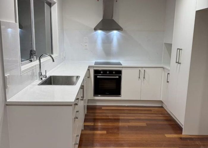  at 5 Kama Place, Sunnynook, North Shore City, Auckland