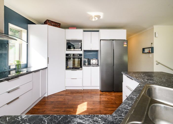 For sale 34 Ruapehu Drive, Fitzherbert, Palmerston North, Manawatu