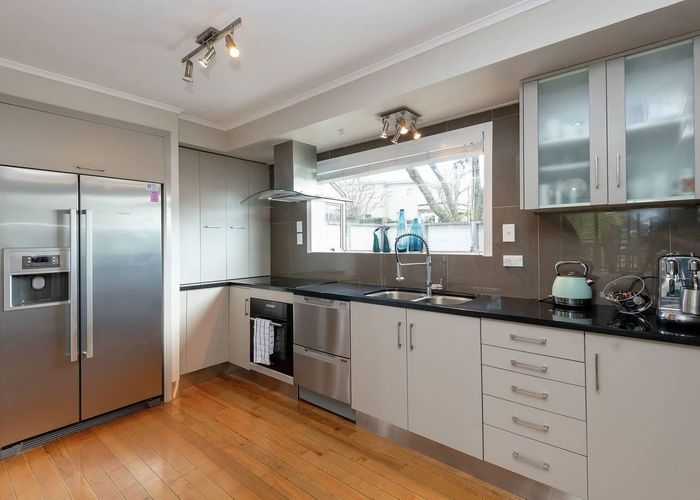  at 19 Beach Road, Howick, Manukau City, Auckland