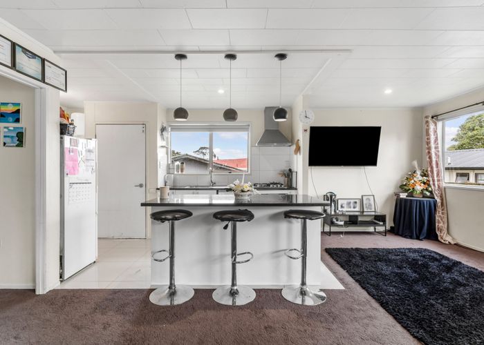  at 2/9 Heathberry Close, Papatoetoe, Manukau City, Auckland
