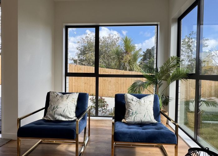  at 21E Barron Drive, Green Bay, Waitakere City, Auckland