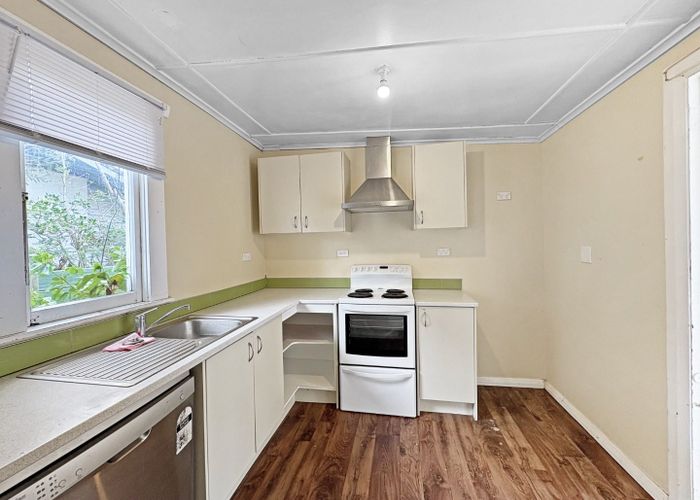  at 37 Manuka Street, Castlecliff, Whanganui, Manawatu / Whanganui