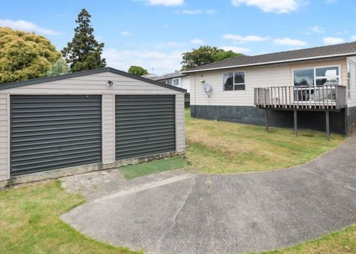  at 14 Yearsley Place, Manurewa, Auckland