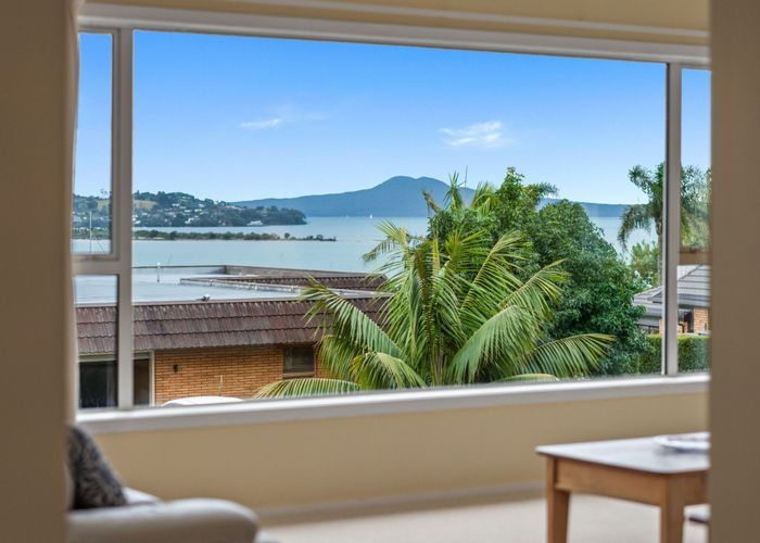 at 14 Clyside Avenue, Half Moon Bay, Auckland