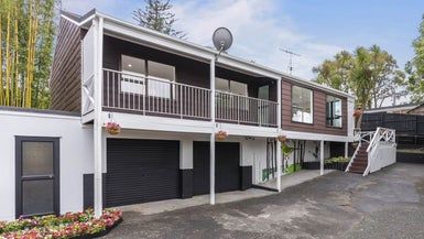  at 2/687 East Coast Road, Browns Bay, Auckland