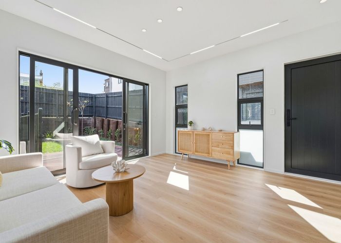  at Lot 9/30 Kiteroa Terrace, Rothesay Bay, North Shore City, Auckland