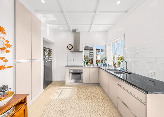 at 4233 Great North Road, Glendene, Waitakere City, Auckland