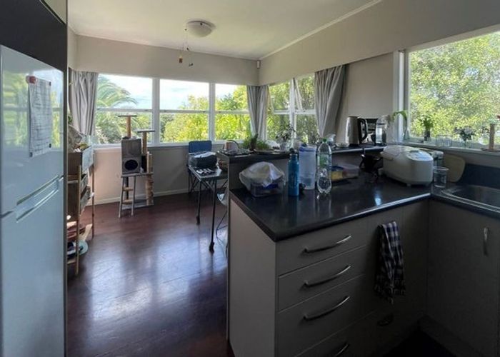  at 129  Forrest Hill Road, Forrest Hill, North Shore City, Auckland