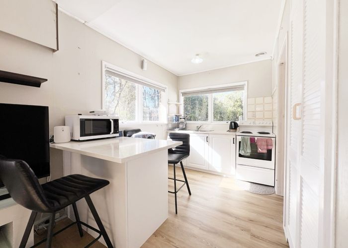  at 2/53 Ayton Drive, Totara Vale, North Shore City, Auckland