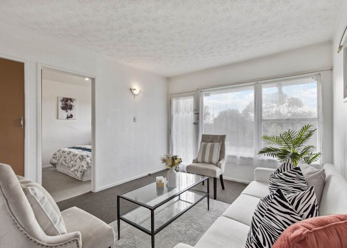  at 1/27 Malone Road, Mount Wellington, Auckland