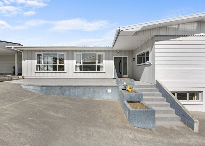 at 43 & 43a Grassways Avenue, Pakuranga Heights, Manukau City, Auckland