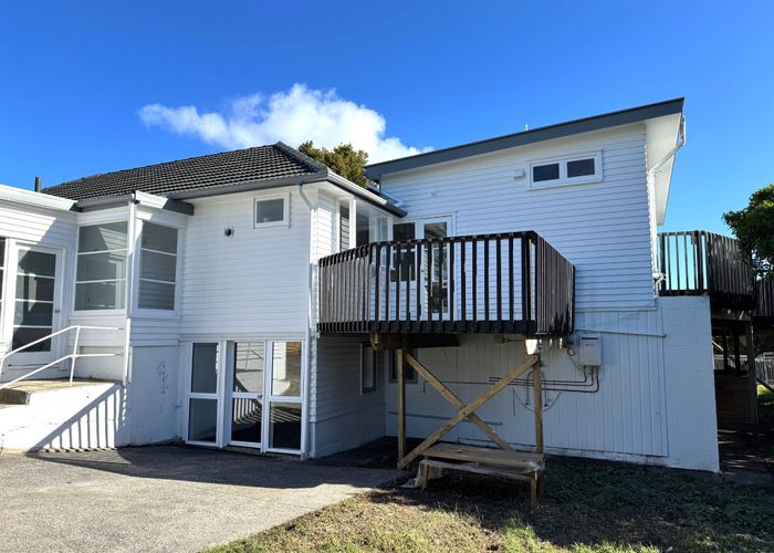  at 32 Trinidad Street, Blockhouse Bay, Auckland