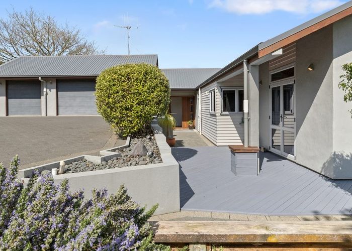  at 25 Stonebridge Road, TEMPLE VIEW, HAMILTON