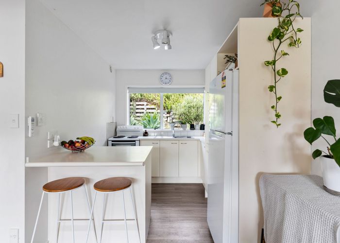  at 2/4 Chevron Place, Castor Bay, North Shore City, Auckland