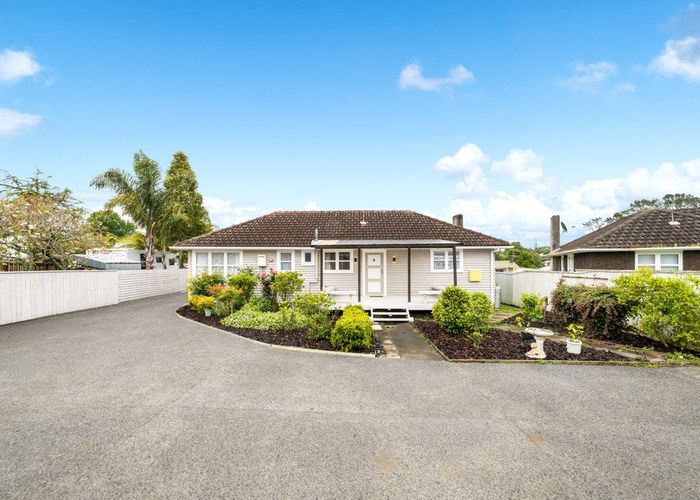  at 3 Glen Marine Parade, Glendene, Waitakere City, Auckland