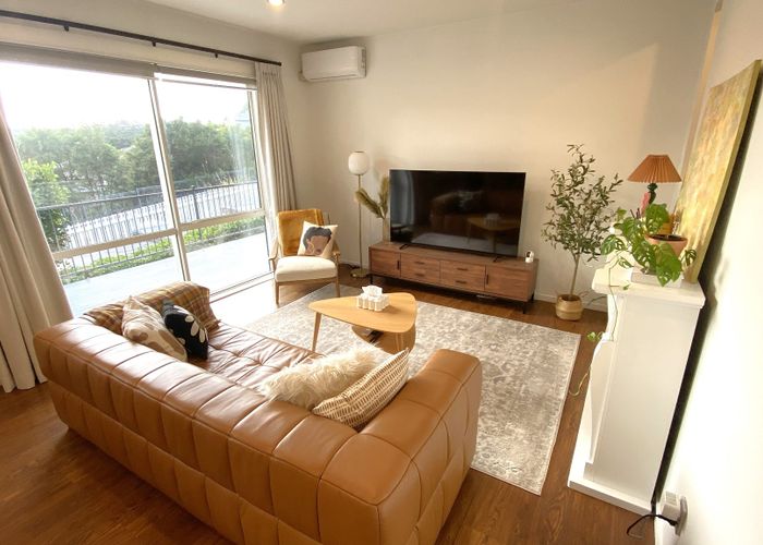  at 92 Glendhu Road, Bayview, North Shore City, Auckland