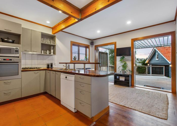  at 132 Meadowbank Road, Meadowbank, Auckland