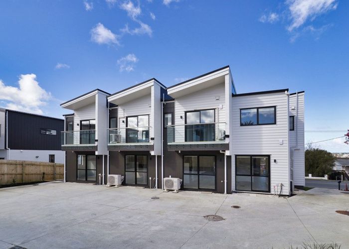  at 4C Hepburn Road, Glendene, Auckland