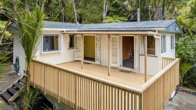  at 71 Laingholm Drive, Laingholm, Auckland