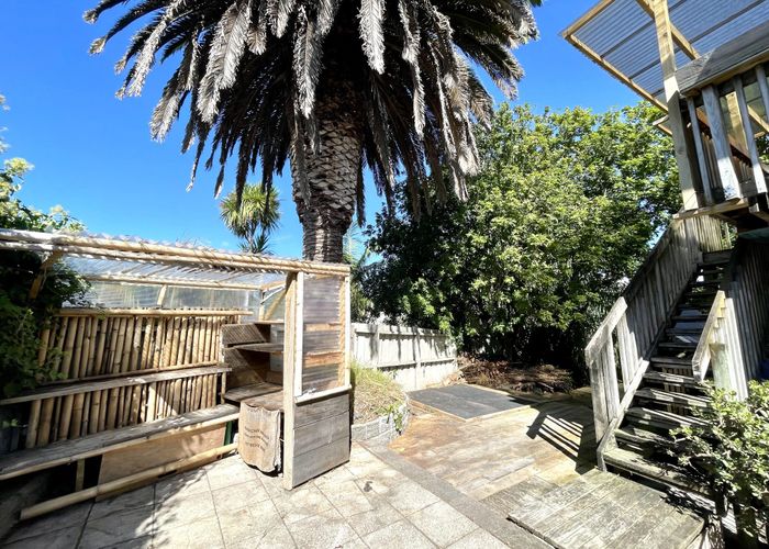  at 11 Fifeshire Street, Belmont, Auckland