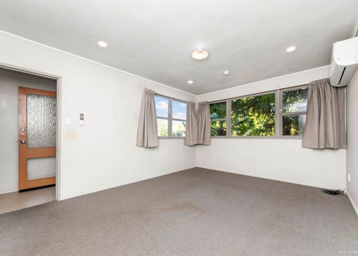  at 39 Universal Drive, Henderson, Waitakere City, Auckland