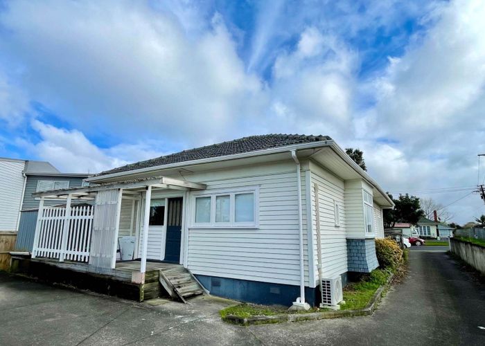 at 13 Reid Road, New Lynn, Waitakere City, Auckland