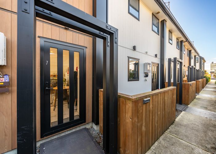  at 7/97 Whites Line East, Waiwhetu, Lower Hutt, Wellington