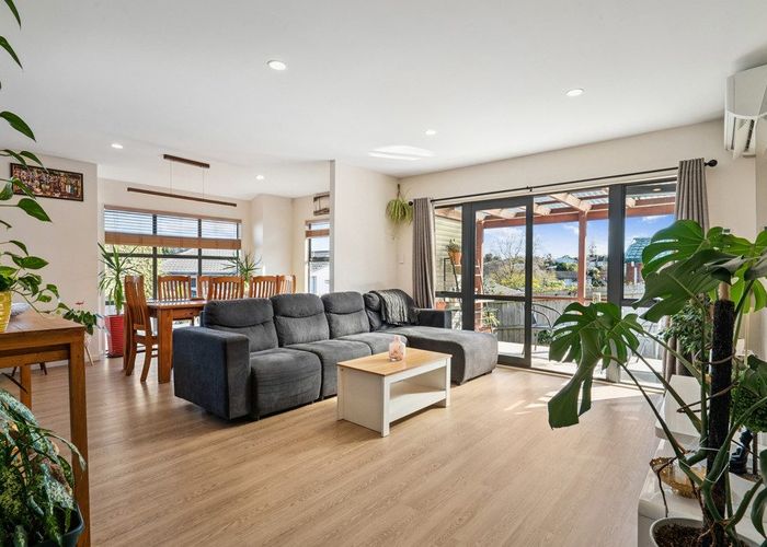  at 72L Seabrook Avenue, New Lynn, Waitakere City, Auckland