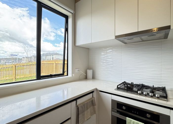  at 2 Freshland Drive, Flat Bush, Manukau City, Auckland