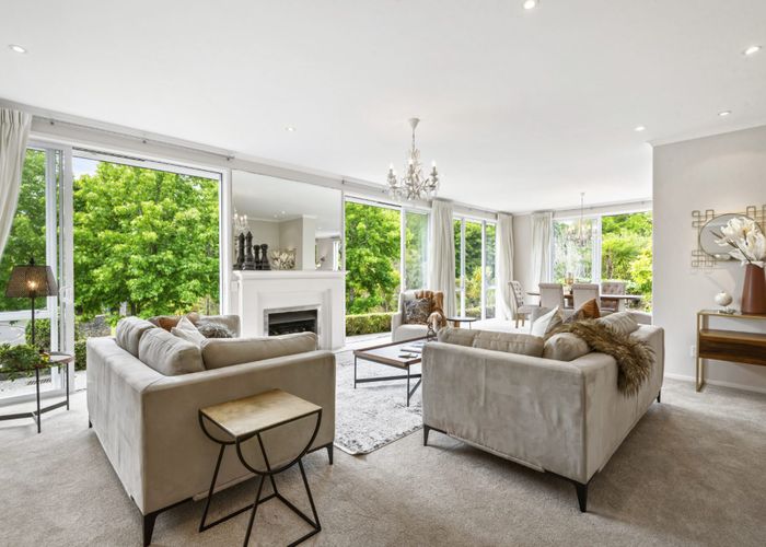  at 47 English Oak Drive, Schnapper Rock, Auckland