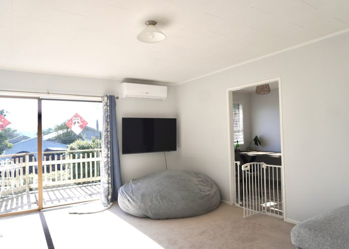  at 2 Surman Place, Glen Eden, Auckland