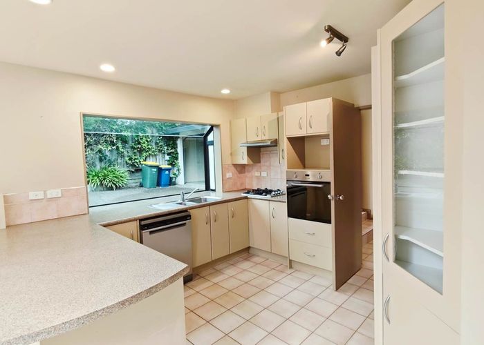  at 2/177 Mokoia Road, Birkenhead, North Shore City, Auckland