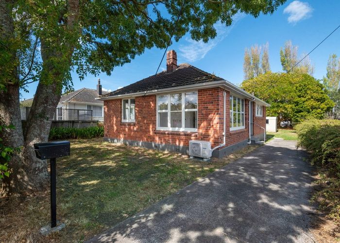  at 59 Roberts Avenue, Bayswater, Auckland