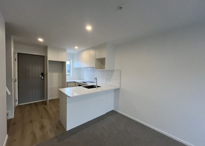  at 4 Ngae Place, Mangere East, Auckland