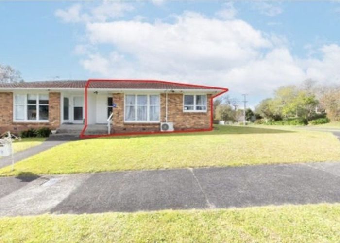  at 2/1 Bellamy Place, Blockhouse Bay, Auckland
