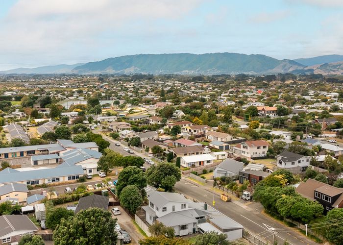  at 10A Arnold Grove, Paraparaumu Beach, Kapiti Coast, Wellington