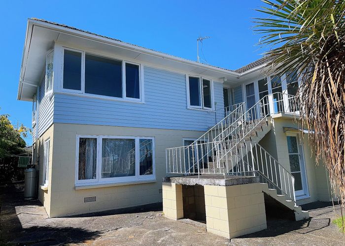  at 3 Trinidad Road, Sunnynook, Auckland