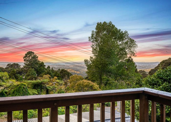  at 894 West Coast Road, Waiatarua, Auckland