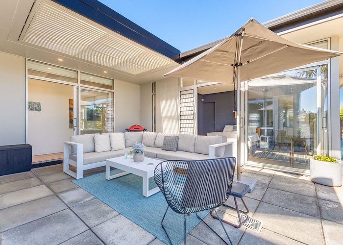  at 4 Frances Street, Waikanae Beach, Waikanae