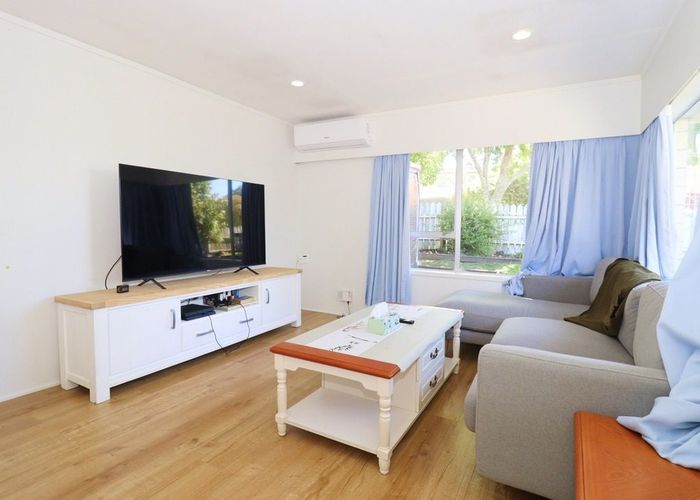  at 1/48 Mirrabooka Avenue, Botany Downs, Manukau City, Auckland