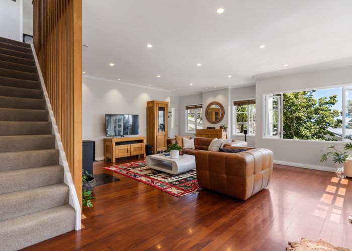  at 6 Hillside Crescent, Leigh