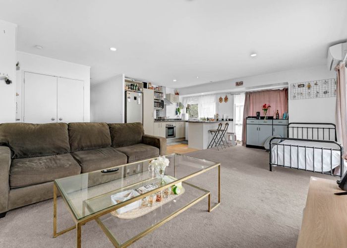  at 82 Malaspina Place, Papatoetoe, Manukau City, Auckland