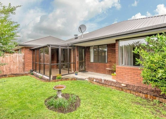  at 2/35 Division Street, Riccarton, Christchurch City, Canterbury