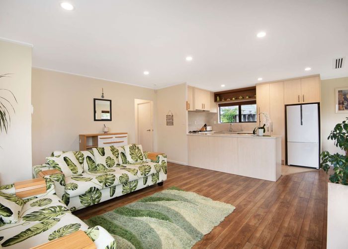  at 1/16 Atlantis Place, Totara Vale, North Shore City, Auckland