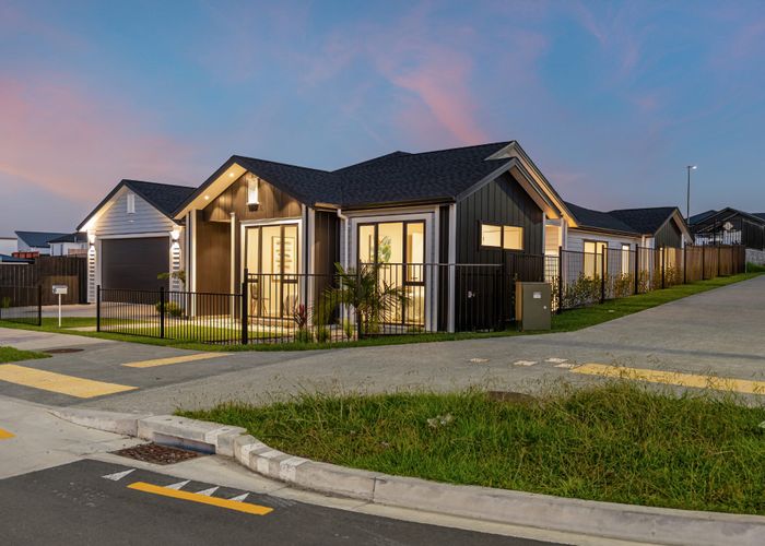  at 389 Te Taruna Drive, Milldale, Rodney, Auckland