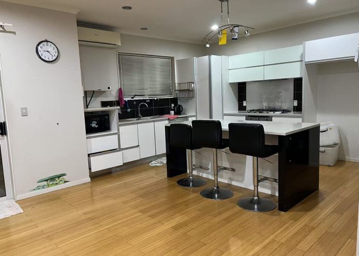  at 33 Stamford Crescent, Flat Bush, Manukau City, Auckland