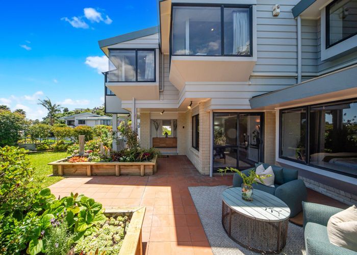  at 1/33 Argo Drive, Half Moon Bay, Auckland