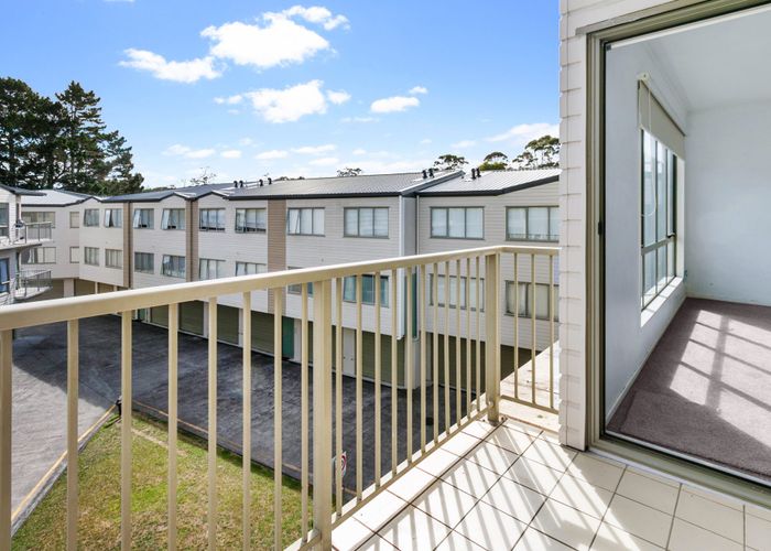  at 40/120 Beach Haven Road, Beach Haven, North Shore City, Auckland